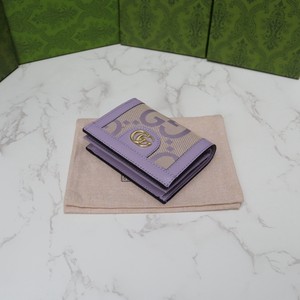 グッチ財布コピー着用イメージ